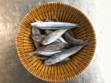 画像をギャラリービューアに読み込む, お魚フローズンをお皿に盛り付けています。